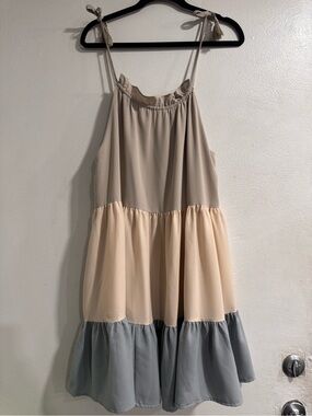 Hayden Los Angeles Tiered Colorblocked Dress Size Small